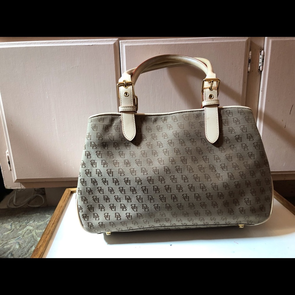 Dooney & Bourke Medium satchel with pochette